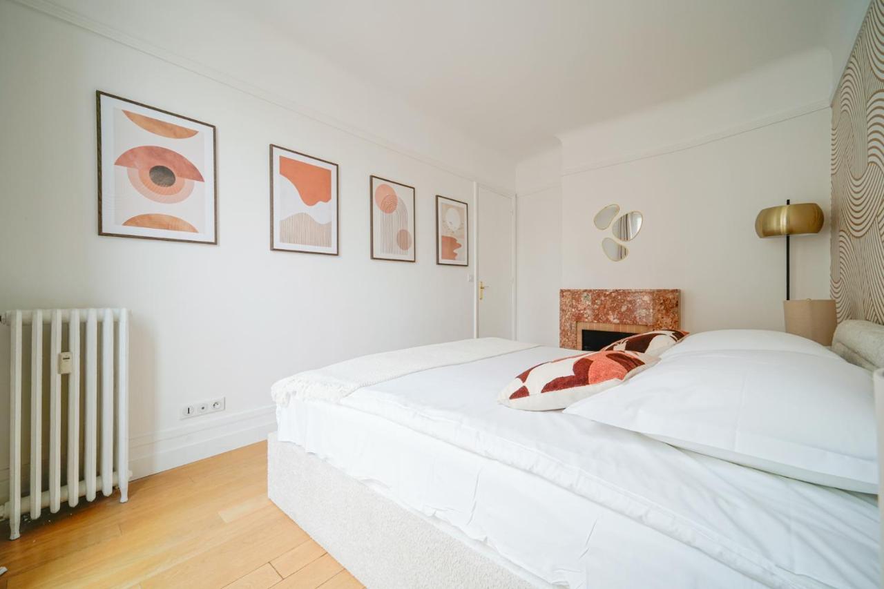 Next To Palais Des Congres - Apartment *