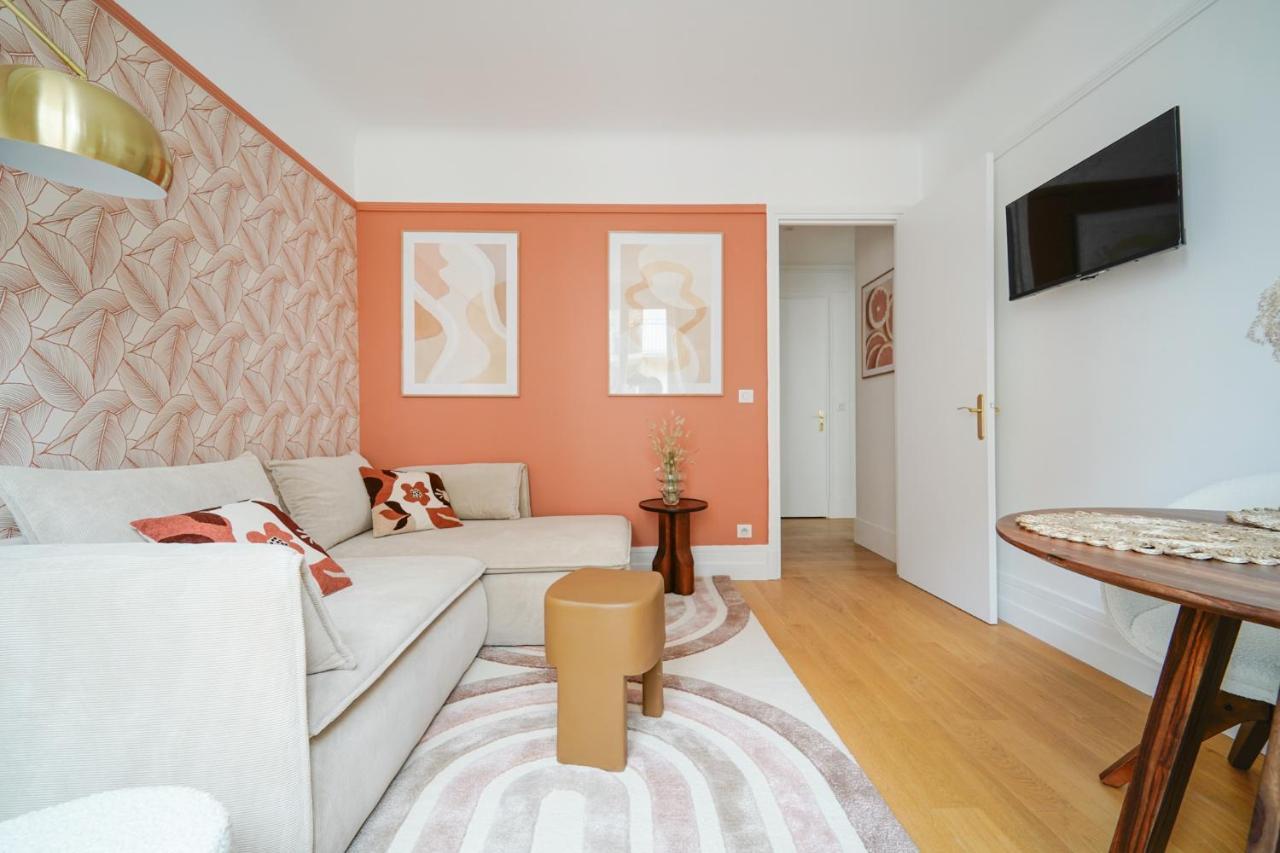 Next To Palais Des Congres - Apartment *