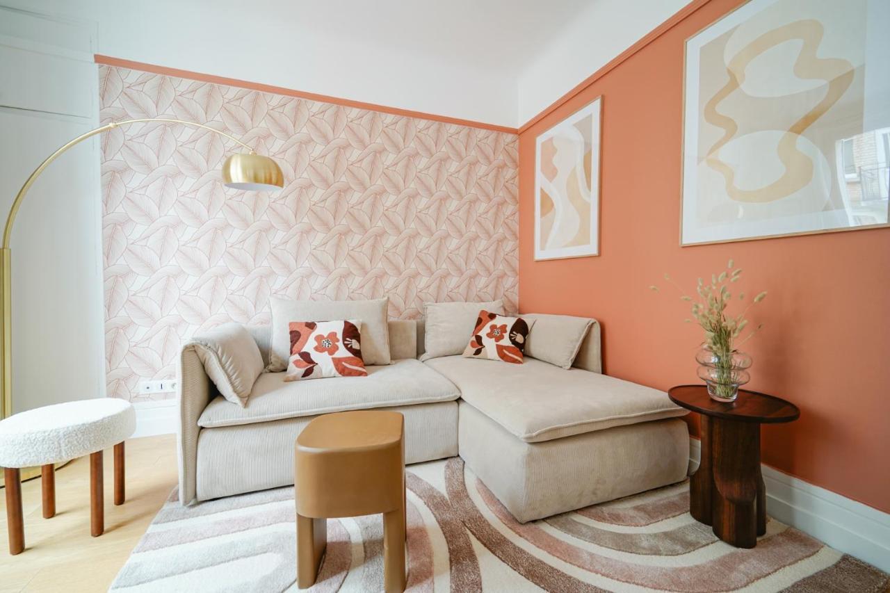 Apartment Next To Palais Des Congres - *